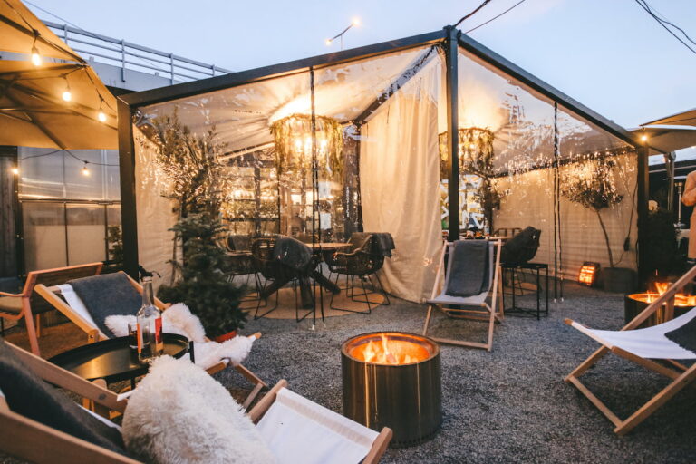_Manifesto_Glamping Winter Fireplace tents446