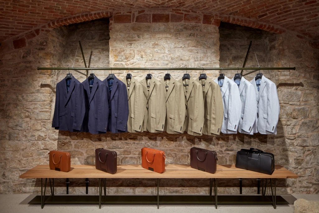 Ora Triarchitekti Gentleman Store Boysplaynice 04