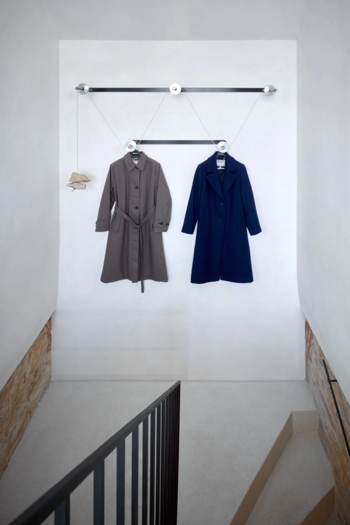 Ora Triarchitekti Gentleman Store Boysplaynice 07