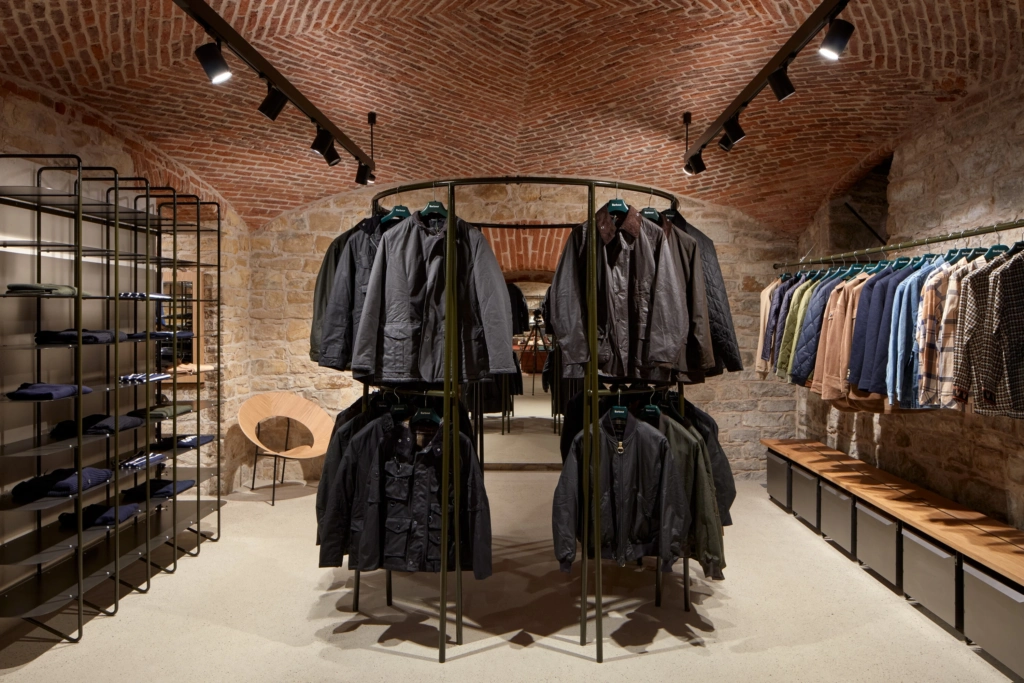 Ora Triarchitekti Gentleman Store Boysplaynice 16