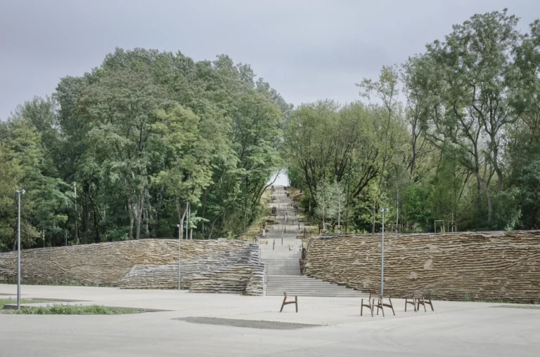 Park Warsaw Uprising Mound Archigrest Toposcape Mmcité Low Res11