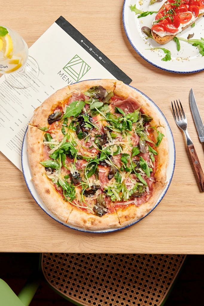 Pizza Speciale San Daniele Rucola E Parmiggano