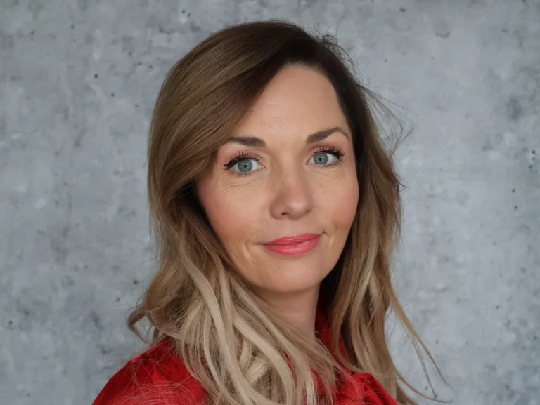 Ilona vavrinova 69a19d35585c6